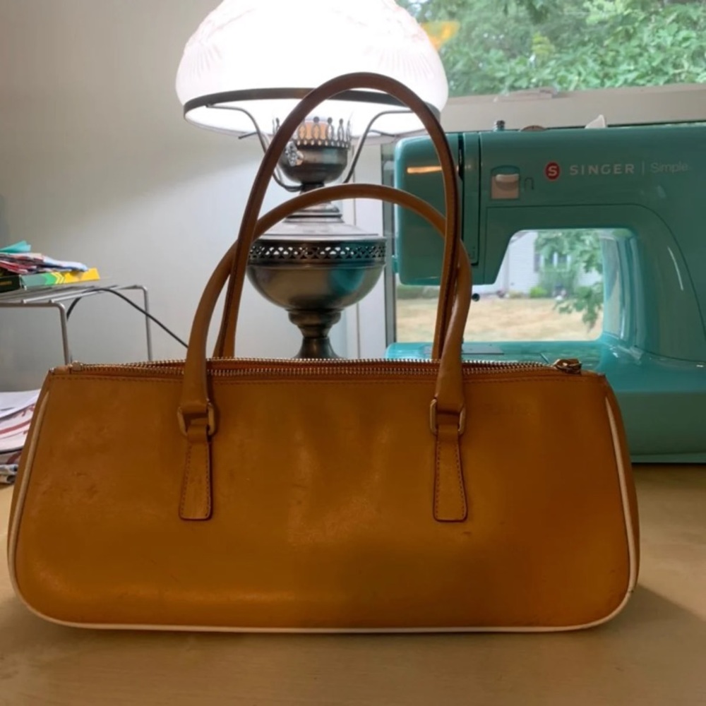 Prada leather shoulder bag authenticated